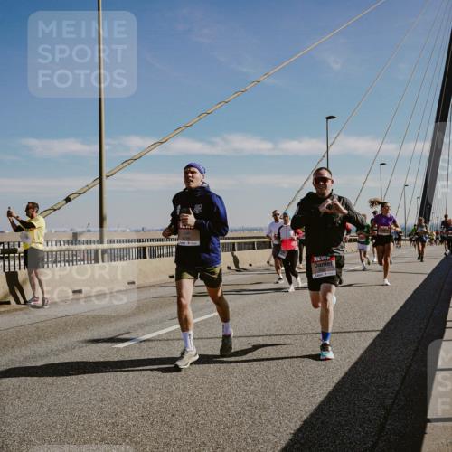 03.10.2025 - Köhlbrandbrückenlauf Michael Burmester http://msf.ph/oto/9042462 03.10.2025 12:23:47 Position 1  meine-sportfotos.de