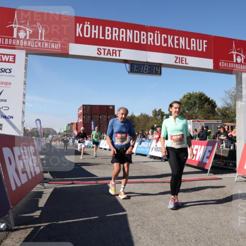 03.10.2025 - Köhlbrandbrückenlauf Lena Gebhardt http://msf.ph/oto/9042463 03.10.2025 13:18:14 Ziel 4472, 4473, 4581, 4600, 4620, 4661, 4950, 5209, 5454, 5691, 5816, 6001, 6310, 6326, 6633, 6634 meine-sportfotos.de