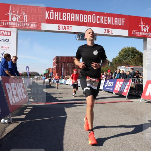 03.10.2025 - Köhlbrandbrückenlauf Lena Gebhardt http://msf.ph/oto/9042466 03.10.2025 12:58:54 Ziel 4126, 4368, 5824, 5955, 6167, 6611, 6674 meine-sportfotos.de