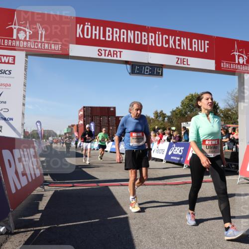 03.10.2025 - Köhlbrandbrückenlauf Lena Gebhardt http://msf.ph/oto/9042477 03.10.2025 13:18:15 Ziel 4472, 4473, 4581, 4600, 4620, 4661, 5209, 5379, 5454, 5691, 5816, 6001, 6310, 6326 meine-sportfotos.de