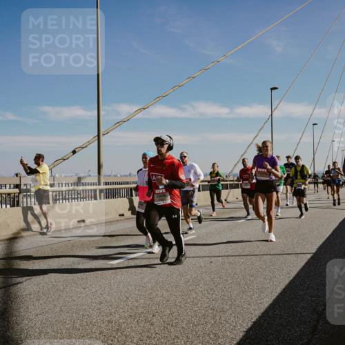 03.10.2025 - Köhlbrandbrückenlauf Michael Burmester http://msf.ph/oto/9042494 03.10.2025 12:23:49 Position 1  meine-sportfotos.de