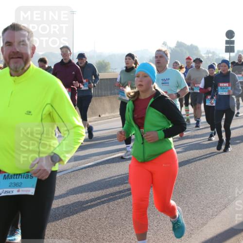 03.10.2025 - Köhlbrandbrückenlauf Lena Gebhardt http://msf.ph/oto/9042496 03.10.2025 09:26:06 Position 1 2362, 2752 meine-sportfotos.de
