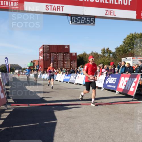03.10.2025 - Köhlbrandbrückenlauf Lena Gebhardt http://msf.ph/oto/9042497 03.10.2025 12:58:55 Ziel 4126, 4368, 5824, 5955, 6167, 6611, 6674 meine-sportfotos.de