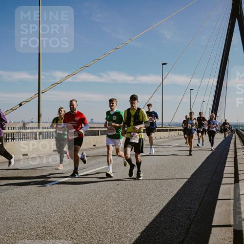 03.10.2025 - Köhlbrandbrückenlauf Michael Burmester http://msf.ph/oto/9042510 03.10.2025 12:23:51 Position 1 4066 meine-sportfotos.de