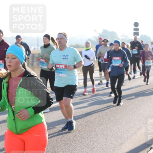 03.10.2025 - Köhlbrandbrückenlauf Lena Gebhardt http://msf.ph/oto/9042516 03.10.2025 09:26:07 Position 1 3614 meine-sportfotos.de