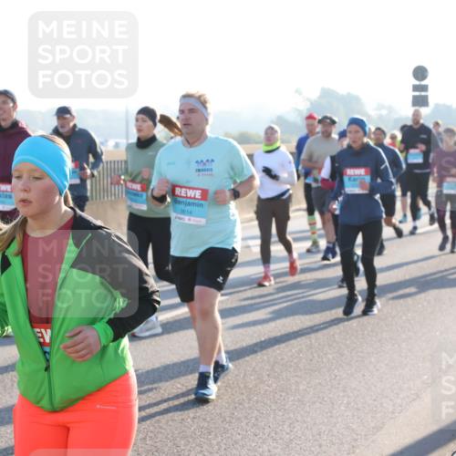 03.10.2025 - Köhlbrandbrückenlauf Lena Gebhardt http://msf.ph/oto/9042522 03.10.2025 09:26:07 Position 1 3614, 30, 20 meine-sportfotos.de