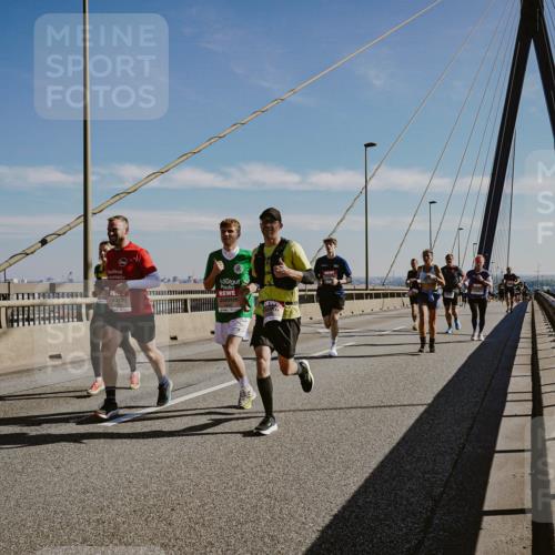 03.10.2025 - Köhlbrandbrückenlauf Michael Burmester http://msf.ph/oto/9042530 03.10.2025 12:23:51 Position 1  meine-sportfotos.de