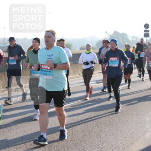 03.10.2025 - Köhlbrandbrückenlauf Lena Gebhardt http://msf.ph/oto/9042538 03.10.2025 09:26:07 Position 1 1160, 2310, 3614 meine-sportfotos.de