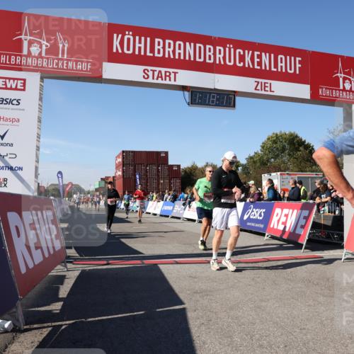 03.10.2025 - Köhlbrandbrückenlauf Lena Gebhardt http://msf.ph/oto/9042546 03.10.2025 13:18:17 Ziel 4472, 4473, 4581, 4600, 4661, 5209, 5379, 5440, 5454, 5691, 5816, 6001, 6310 meine-sportfotos.de