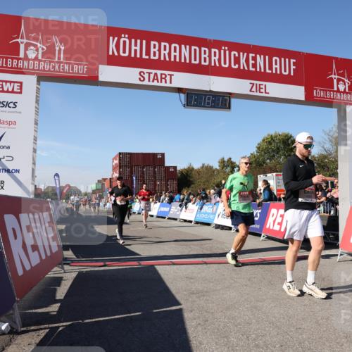 03.10.2025 - Köhlbrandbrückenlauf Lena Gebhardt http://msf.ph/oto/9042554 03.10.2025 13:18:18 Ziel 4472, 4473, 4581, 4600, 4661, 4760, 5379, 5440, 5454, 5691, 5816, 6001, 6310 meine-sportfotos.de