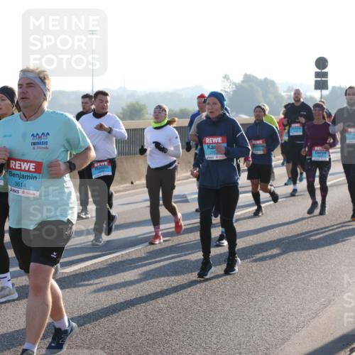 03.10.2025 - Köhlbrandbrückenlauf Lena Gebhardt http://msf.ph/oto/9042555 03.10.2025 09:26:08 Position 1 3614, 2752 meine-sportfotos.de