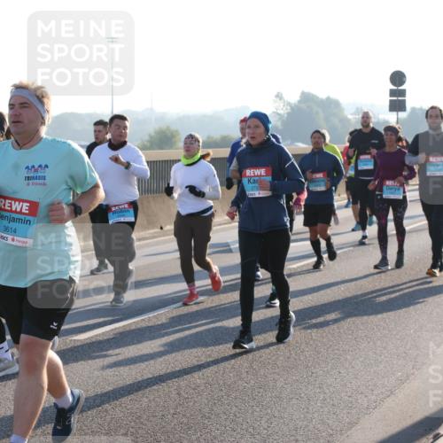 03.10.2025 - Köhlbrandbrückenlauf Lena Gebhardt http://msf.ph/oto/9042557 03.10.2025 09:26:08 Position 1 2325, 2310, 3614, 275 meine-sportfotos.de