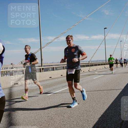 03.10.2025 - Köhlbrandbrückenlauf Michael Burmester http://msf.ph/oto/9042560 03.10.2025 12:23:55 Position 1 6315 meine-sportfotos.de