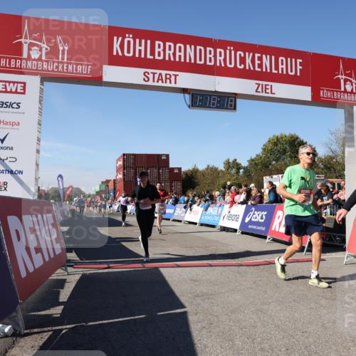 03.10.2025 - Köhlbrandbrückenlauf Lena Gebhardt http://msf.ph/oto/9042574 03.10.2025 13:18:19 Ziel 4472, 4473, 4560, 4581, 4600, 4661, 4760, 5379, 5440, 5454, 5691, 5722, 5816, 6001, 6310 meine-sportfotos.de