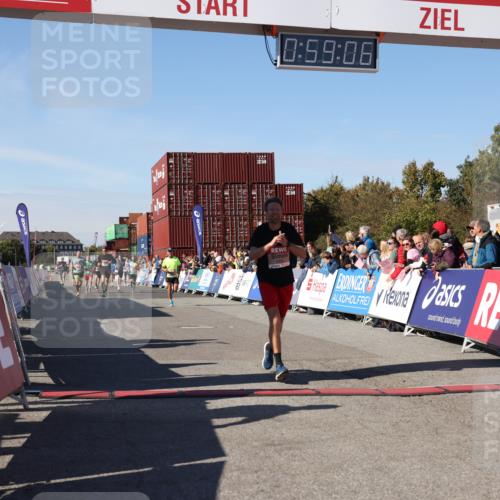 03.10.2025 - Köhlbrandbrückenlauf Lena Gebhardt http://msf.ph/oto/9042582 03.10.2025 12:59:06 Ziel 4126, 4164, 5955, 5967, 6329, 6493, 6674 meine-sportfotos.de