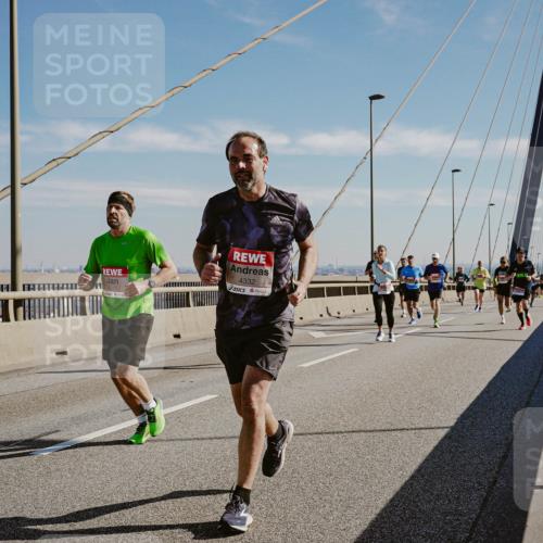 03.10.2025 - Köhlbrandbrückenlauf Michael Burmester http://msf.ph/oto/9042597 03.10.2025 12:23:58 Position 1 4272, 4332 meine-sportfotos.de