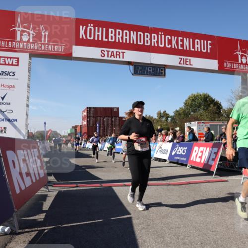 03.10.2025 - Köhlbrandbrückenlauf Lena Gebhardt http://msf.ph/oto/9042598 03.10.2025 13:18:20 Ziel 4341, 4472, 4473, 4560, 4581, 4600, 4760, 5379, 5440, 5454, 5691, 5722, 5816, 6001, 6310 meine-sportfotos.de