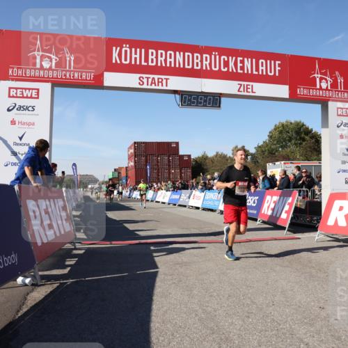 03.10.2025 - Köhlbrandbrückenlauf Lena Gebhardt http://msf.ph/oto/9042605 03.10.2025 12:59:07 Ziel 4126, 4164, 5967, 6036, 6329, 6390, 6478, 6493, 6674 meine-sportfotos.de