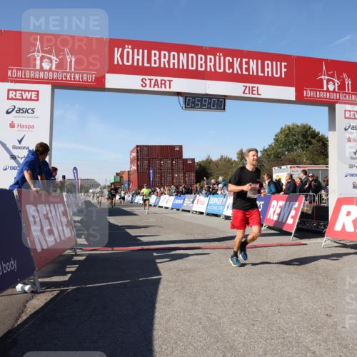 03.10.2025 - Köhlbrandbrückenlauf Lena Gebhardt http://msf.ph/oto/9042611 03.10.2025 12:59:07 Ziel 4126, 4164, 5967, 6036, 6329, 6390, 6478, 6493, 6674 meine-sportfotos.de
