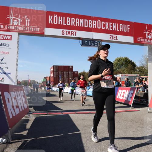 03.10.2025 - Köhlbrandbrückenlauf Lena Gebhardt http://msf.ph/oto/9042612 03.10.2025 13:18:20 Ziel 4341, 4472, 4473, 4560, 4581, 4600, 4760, 5379, 5440, 5454, 5691, 5722, 5816, 6001, 6310 meine-sportfotos.de