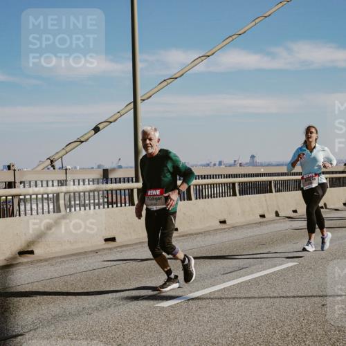 03.10.2025 - Köhlbrandbrückenlauf Michael Burmester http://msf.ph/oto/9042613 03.10.2025 12:24:00 Position 1  meine-sportfotos.de