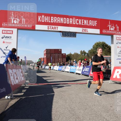 03.10.2025 - Köhlbrandbrückenlauf Lena Gebhardt http://msf.ph/oto/9042617 03.10.2025 12:59:08 Ziel 4126, 4164, 4226, 5967, 6036, 6329, 6390, 6478, 6493 meine-sportfotos.de