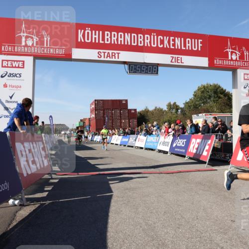 03.10.2025 - Köhlbrandbrückenlauf Lena Gebhardt http://msf.ph/oto/9042629 03.10.2025 12:59:08 Ziel 4126, 4164, 4226, 5967, 6036, 6329, 6390, 6478, 6493 meine-sportfotos.de