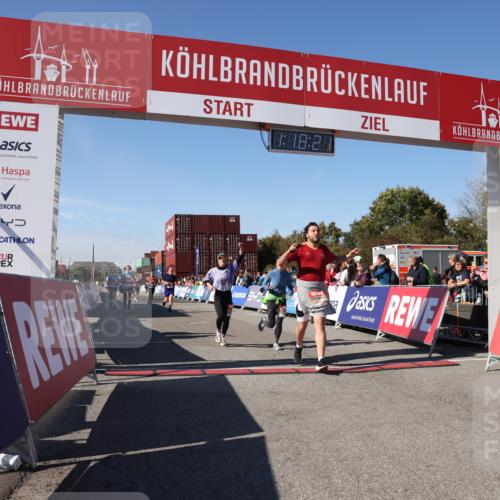03.10.2025 - Köhlbrandbrückenlauf Lena Gebhardt http://msf.ph/oto/9042640 03.10.2025 13:18:21 Ziel 4341, 4472, 4473, 4560, 4581, 4600, 4760, 5192, 5379, 5440, 5454, 5691, 5722, 5816, 6001, 6310 meine-sportfotos.de