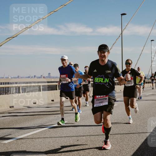 03.10.2025 - Köhlbrandbrückenlauf Michael Burmester http://msf.ph/oto/9042643 03.10.2025 12:24:02 Position 1 5, 6461 meine-sportfotos.de