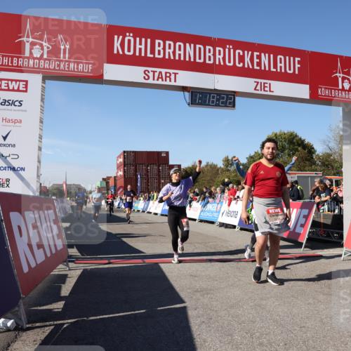 03.10.2025 - Köhlbrandbrückenlauf Lena Gebhardt http://msf.ph/oto/9042657 03.10.2025 13:18:22 Ziel 4280, 4341, 4472, 4473, 4560, 4581, 4600, 4760, 5192, 5379, 5440, 5454, 5691, 5722, 5816, 6001, 6310 meine-sportfotos.de