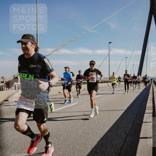 03.10.2025 - Köhlbrandbrückenlauf Michael Burmester http://msf.ph/oto/9042666 03.10.2025 12:24:03 Position 1 6461 meine-sportfotos.de