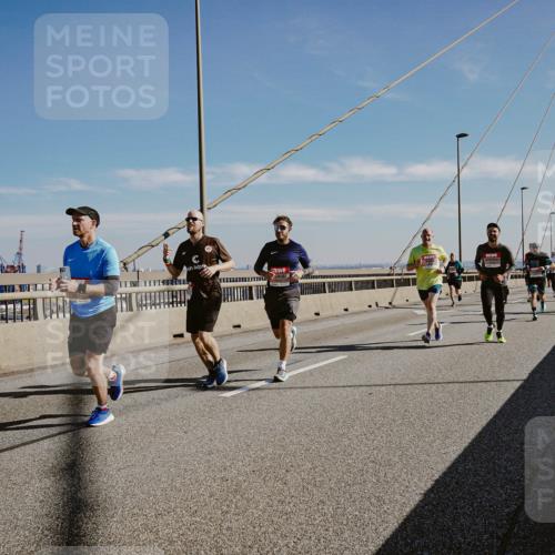 03.10.2025 - Köhlbrandbrückenlauf Michael Burmester http://msf.ph/oto/9042685 03.10.2025 12:24:05 Position 1  meine-sportfotos.de