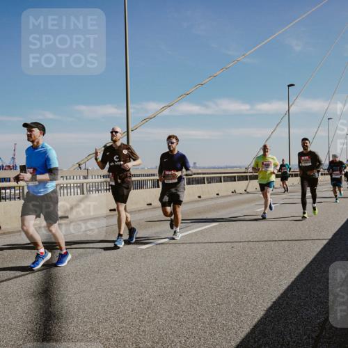 03.10.2025 - Köhlbrandbrückenlauf Michael Burmester http://msf.ph/oto/9042688 03.10.2025 12:24:05 Position 1  meine-sportfotos.de
