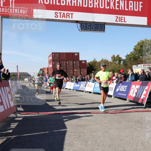 03.10.2025 - Köhlbrandbrückenlauf Lena Gebhardt http://msf.ph/oto/9042704 03.10.2025 12:59:11 Ziel 4164, 4226, 4441, 5967, 6036, 6329, 6390, 6391, 6478, 6493 meine-sportfotos.de