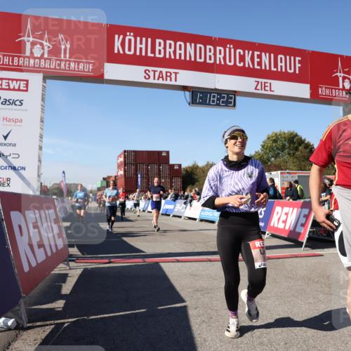 03.10.2025 - Köhlbrandbrückenlauf Lena Gebhardt http://msf.ph/oto/9042706 03.10.2025 13:18:24 Ziel 4154, 4280, 4341, 4560, 4581, 4600, 4760, 4819, 4882, 5192, 5379, 5440, 5691, 5722, 5816, 6001 meine-sportfotos.de