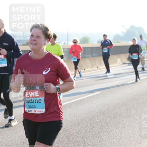 03.10.2025 - Köhlbrandbrückenlauf Lena Gebhardt http://msf.ph/oto/9042707 03.10.2025 09:26:13 Position 1 2838, 3, 3663 meine-sportfotos.de