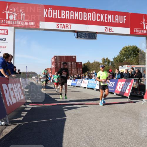 03.10.2025 - Köhlbrandbrückenlauf Lena Gebhardt http://msf.ph/oto/9042710 03.10.2025 12:59:11 Ziel 4164, 4226, 4441, 5967, 6036, 6329, 6390, 6391, 6478, 6493 meine-sportfotos.de