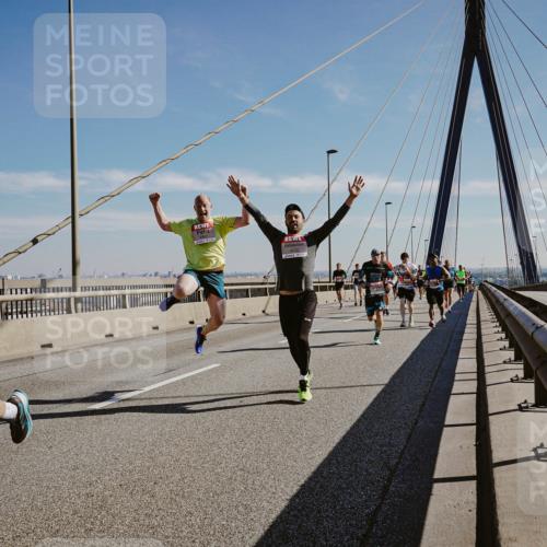 03.10.2025 - Köhlbrandbrückenlauf Michael Burmester http://msf.ph/oto/9042713 03.10.2025 12:24:06 Position 1  meine-sportfotos.de
