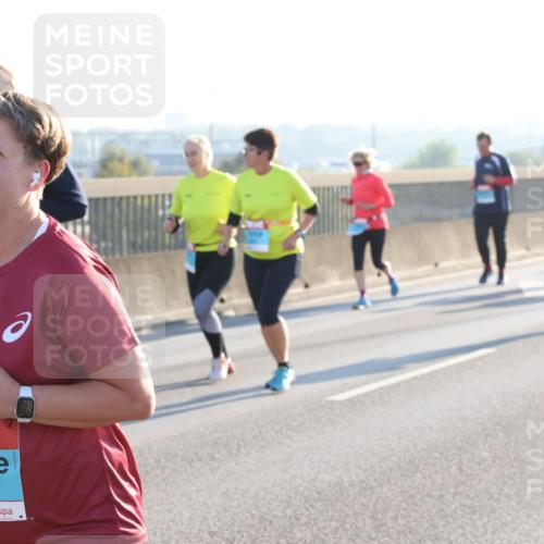 03.10.2025 - Köhlbrandbrückenlauf Lena Gebhardt http://msf.ph/oto/9042715 03.10.2025 09:26:13 Position 1 3663 meine-sportfotos.de
