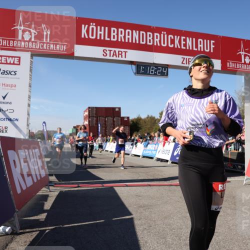03.10.2025 - Köhlbrandbrückenlauf Lena Gebhardt http://msf.ph/oto/9042720 03.10.2025 13:18:24 Ziel 4154, 4280, 4341, 4560, 4581, 4600, 4760, 4819, 4882, 5192, 5379, 5440, 5691, 5722, 5816, 6001 meine-sportfotos.de