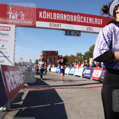 03.10.2025 - Köhlbrandbrückenlauf Lena Gebhardt http://msf.ph/oto/9042728 03.10.2025 13:18:24 Ziel 4154, 4280, 4341, 4560, 4581, 4600, 4760, 4819, 4882, 5192, 5379, 5440, 5691, 5722, 5816, 6001 meine-sportfotos.de
