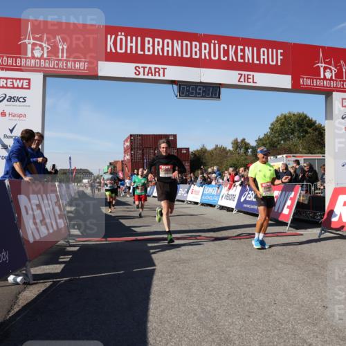 03.10.2025 - Köhlbrandbrückenlauf Lena Gebhardt http://msf.ph/oto/9042730 03.10.2025 12:59:12 Ziel 4164, 4226, 4441, 5967, 6036, 6154, 6329, 6390, 6391, 6478, 6493 meine-sportfotos.de