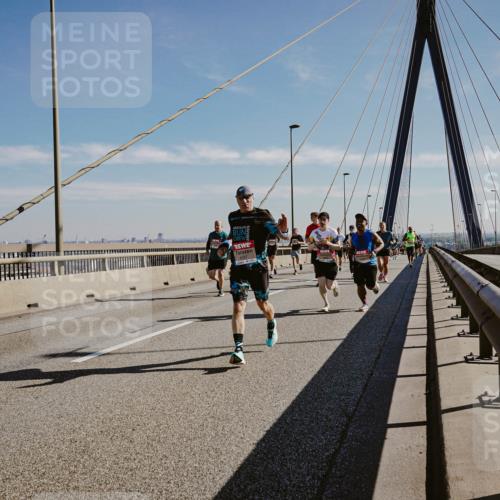 03.10.2025 - Köhlbrandbrückenlauf Michael Burmester http://msf.ph/oto/9042731 03.10.2025 12:24:07 Position 1  meine-sportfotos.de