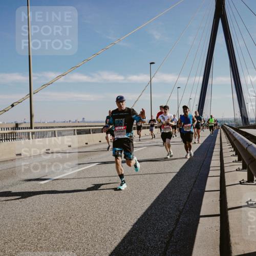 03.10.2025 - Köhlbrandbrückenlauf Michael Burmester http://msf.ph/oto/9042737 03.10.2025 12:24:07 Position 1  meine-sportfotos.de