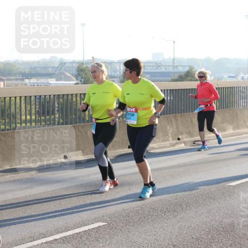 03.10.2025 - Köhlbrandbrückenlauf Lena Gebhardt http://msf.ph/oto/9042738 03.10.2025 09:26:14 Position 1 3254 meine-sportfotos.de
