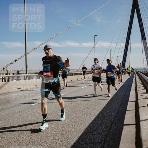 03.10.2025 - Köhlbrandbrückenlauf Michael Burmester http://msf.ph/oto/9042740 03.10.2025 12:24:08 Position 1 6187 meine-sportfotos.de