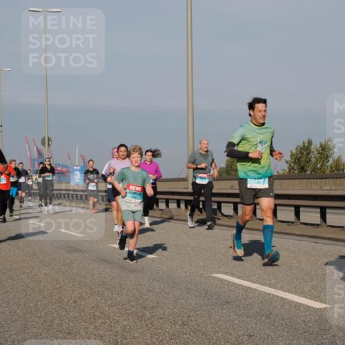 03.10.2025 - Köhlbrandbrückenlauf Fabian Wolf http://msf.ph/oto/9042742 03.10.2025 09:56:05 Position 3 3, 1806, 1362, 1418 meine-sportfotos.de