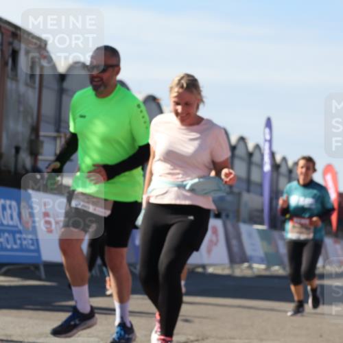 03.10.2025 - Köhlbrandbrückenlauf Luisa Fischer http://msf.ph/oto/9042744 03.10.2025 13:37:09 Ziel 5262, 5303, 5466, 5507, 5576, 5592, 6104, 6380, 6381, 6521 meine-sportfotos.de