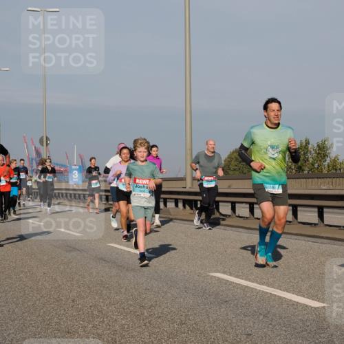 03.10.2025 - Köhlbrandbrückenlauf Fabian Wolf http://msf.ph/oto/9042750 03.10.2025 09:56:06 Position 3 1806, 1362 meine-sportfotos.de