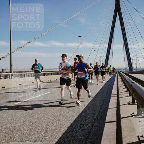 03.10.2025 - Köhlbrandbrückenlauf Michael Burmester http://msf.ph/oto/9042752 03.10.2025 12:24:09 Position 1  meine-sportfotos.de